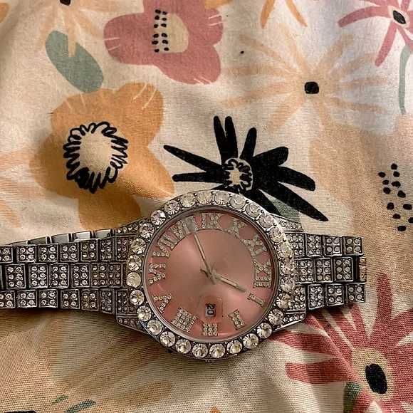 Lightpink watch😍😍 - Picture 1 of 4